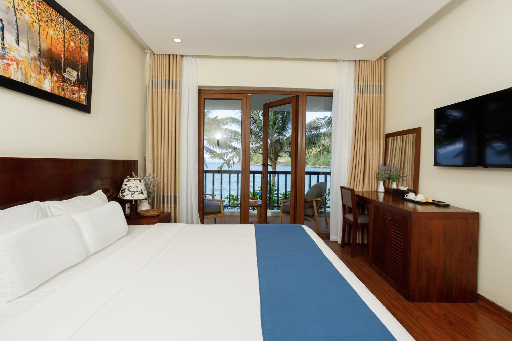 Resort Bounce And